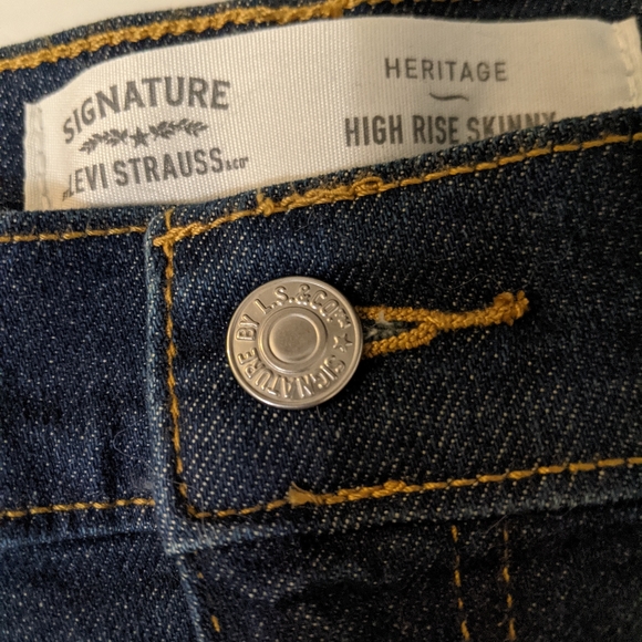 Levi Strauss Skinny Jeans - Picture 1 of 10